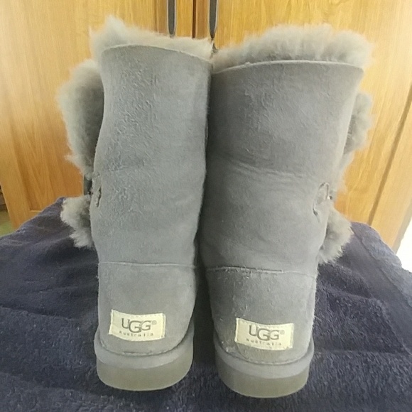 Authentic UGG Bailey Button Gray Boots sz7 - Picture 2 of 8